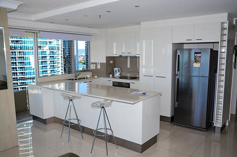Zenith Ocean Front Apartments - Accommodation Mermaid Beach 37