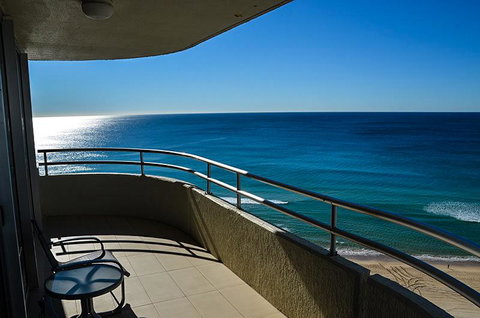 Zenith Ocean Front Apartments - Accommodation Mermaid Beach 40