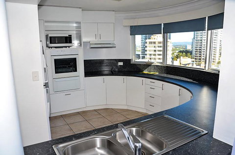 Zenith Ocean Front Apartments - Accommodation Mermaid Beach 10