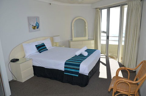 Zenith Ocean Front Apartments - Accommodation Mermaid Beach 44