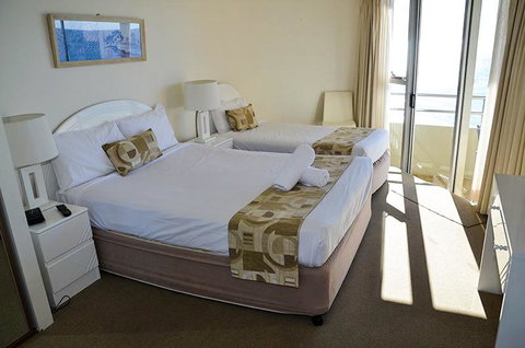 Zenith Ocean Front Apartments - Accommodation Mermaid Beach 24