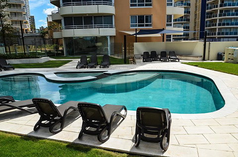 Zenith Ocean Front Apartments - Accommodation Mermaid Beach 8