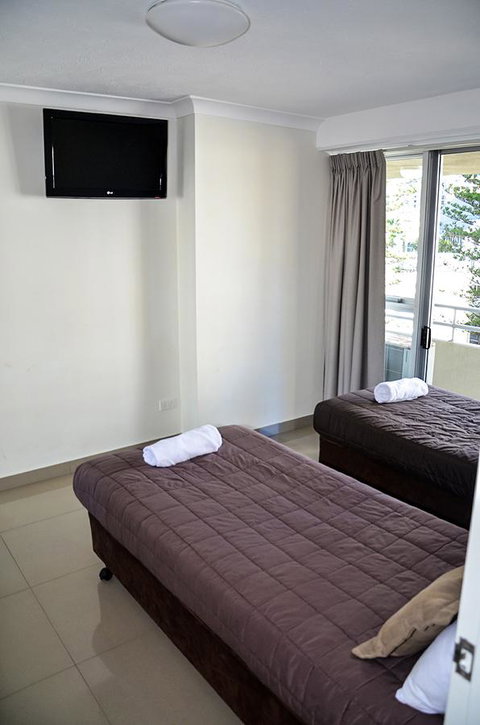 Zenith Ocean Front Apartments - Accommodation Mermaid Beach 32