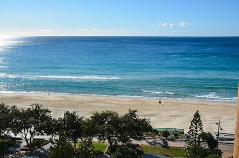 Zenith Ocean Front Apartments - Accommodation Mermaid Beach 13