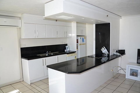 Zenith Ocean Front Apartments - Accommodation Mermaid Beach 27