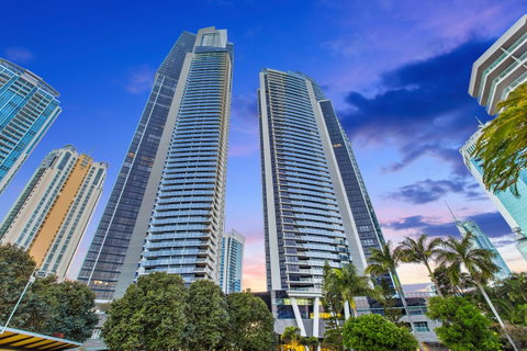 Holiday Holiday Circle On Cavill Apartments - Accommodation Mermaid Beach 35