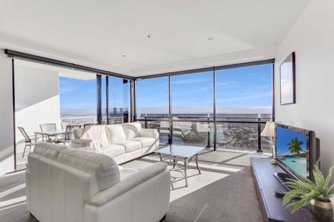 Holiday Holiday Circle On Cavill Apartments - Accommodation Mermaid Beach 25