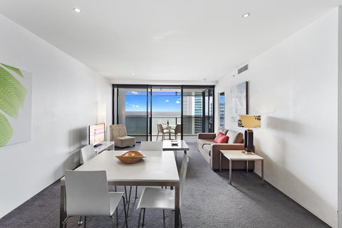 Holiday Holiday Circle On Cavill Apartments - Accommodation Mermaid Beach 40