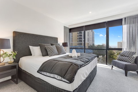 Holiday Holiday Circle On Cavill Apartments - Accommodation Mermaid Beach 34