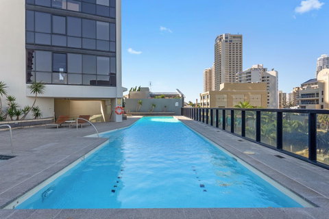 Holiday Holiday Circle On Cavill Apartments - Accommodation Mermaid Beach 30