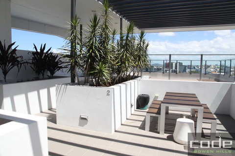 Code Apartments - Accommodation Mermaid Beach 27