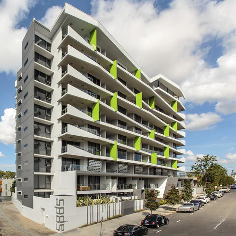 Code Apartments - Accommodation Mermaid Beach 8