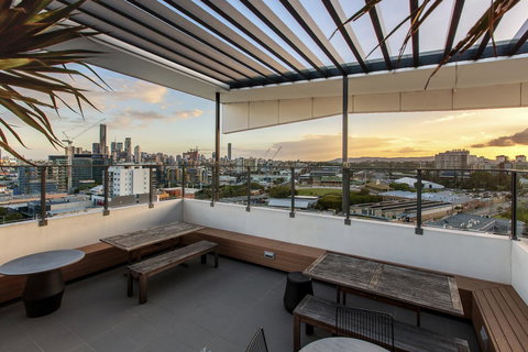 Code Apartments - Accommodation Mermaid Beach 16