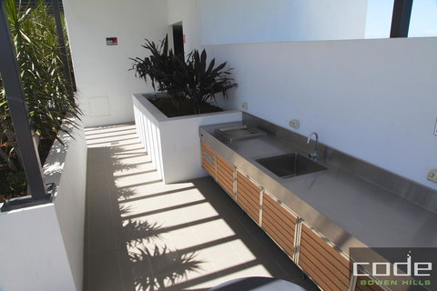 Code Apartments - Accommodation Mermaid Beach 28