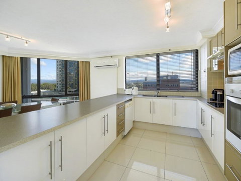Excluza - Accommodation Mermaid Beach 2