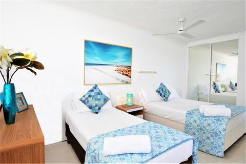 Equinox Resort - Accommodation Mermaid Beach 2