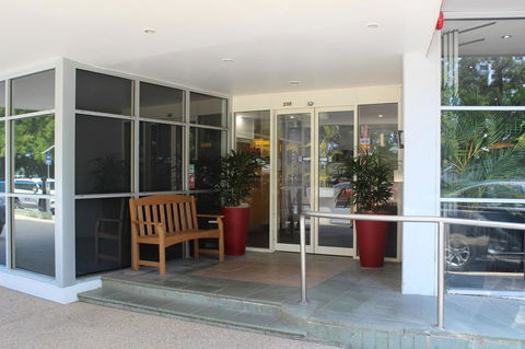 Madison Tower Mill Hotel - Accommodation Mermaid Beach 1