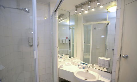 Madison Tower Mill Hotel - Accommodation Mermaid Beach 10