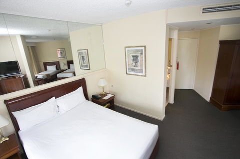 Madison Tower Mill Hotel - Accommodation Mermaid Beach 9