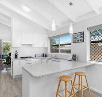 Beautiful Home- Walk to Beach-Short drive to Noosa - Accommodation Mermaid Beach