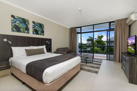 Sunshine Tower Hotel - Accommodation Mermaid Beach 1