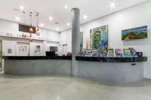 Sunshine Tower Hotel - Accommodation Mermaid Beach 24