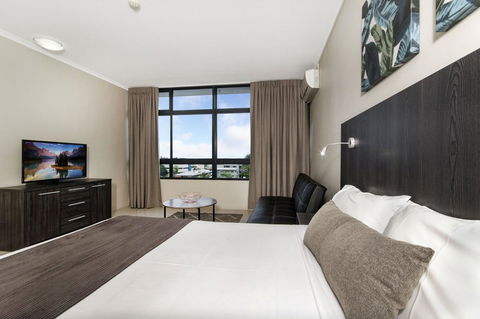 Sunshine Tower Hotel - Accommodation Mermaid Beach 9