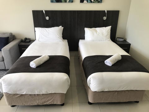 Sunshine Tower Hotel - Accommodation Mermaid Beach 6