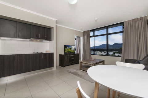 Sunshine Tower Hotel - Accommodation Mermaid Beach 20