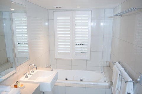 Oxygen Apartments - Accommodation Mermaid Beach 25