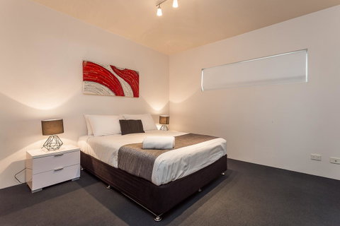 Oxygen Apartments - Accommodation Mermaid Beach 22