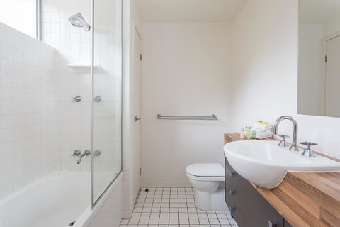 Oxygen Apartments - Accommodation Mermaid Beach 24