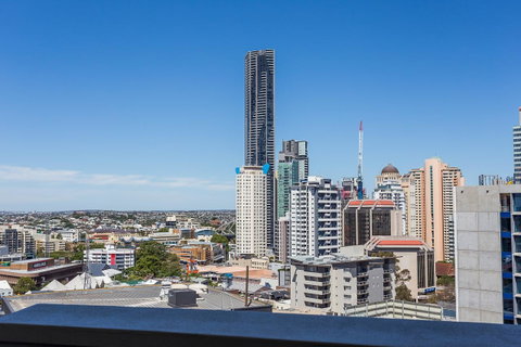 Oxygen Apartments - Accommodation Mermaid Beach 33