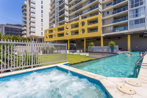Oxygen Apartments - Accommodation Mermaid Beach 8