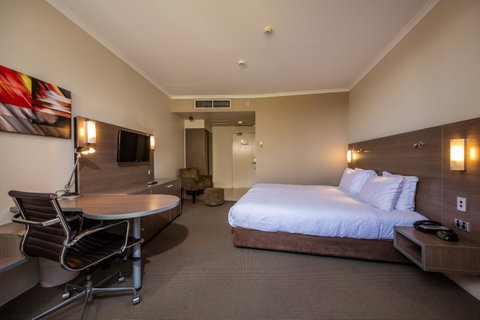 DoubleTree By Hilton Cairns - Accommodation Mermaid Beach 24