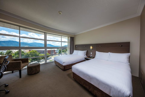 DoubleTree By Hilton Cairns - Accommodation Mermaid Beach 16