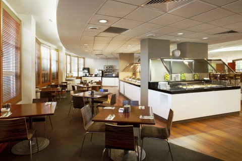 DoubleTree By Hilton Cairns - Accommodation Mermaid Beach 9