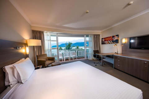 DoubleTree By Hilton Cairns - Accommodation Mermaid Beach 26