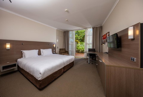 DoubleTree By Hilton Cairns - Accommodation Mermaid Beach 22