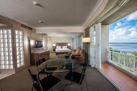 DoubleTree By Hilton Cairns - Accommodation Mermaid Beach 17