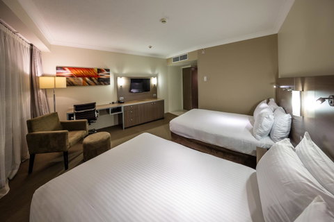 DoubleTree By Hilton Cairns - Accommodation Mermaid Beach 13