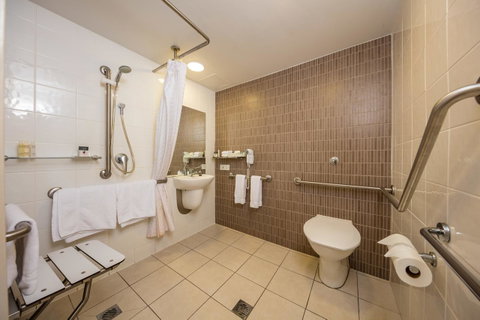 DoubleTree By Hilton Cairns - Accommodation Mermaid Beach 34