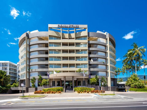 DoubleTree By Hilton Cairns - Accommodation Mermaid Beach 1
