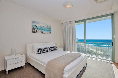 The Waterford On Main Beach - Accommodation Mermaid Beach 23