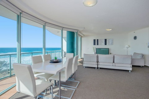 The Waterford On Main Beach - Accommodation Mermaid Beach 16