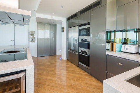 The Waterford On Main Beach - Accommodation Mermaid Beach 7
