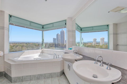 The Waterford On Main Beach - Accommodation Mermaid Beach 21