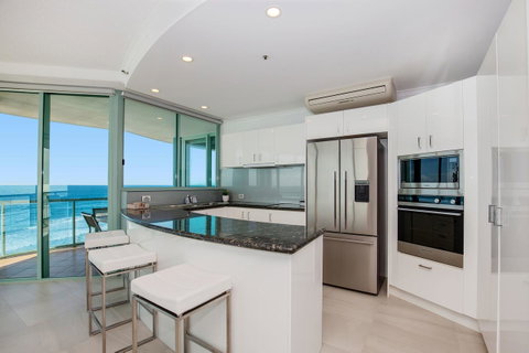 The Waterford On Main Beach - Accommodation Mermaid Beach 24