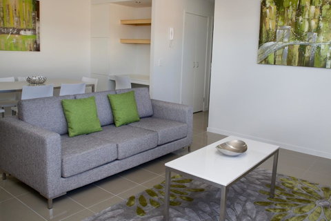 Atrio Apartments - Accommodation Mermaid Beach 13