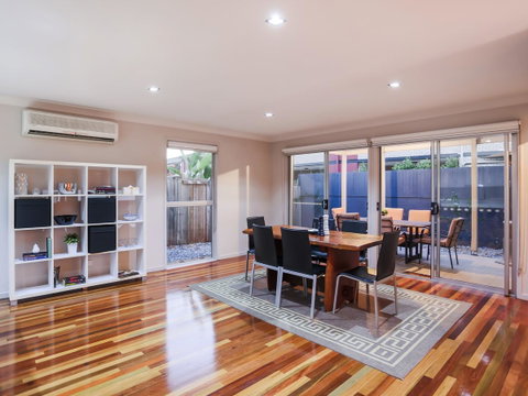 Hamilton Executive - Accommodation Mermaid Beach 2
